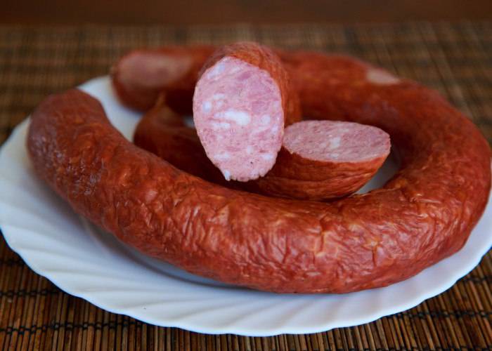 колбаса похожая на краковскую. колбаса копченая краковская. копчёный сервелат салями. колбаса похожа. колбаса похожа.